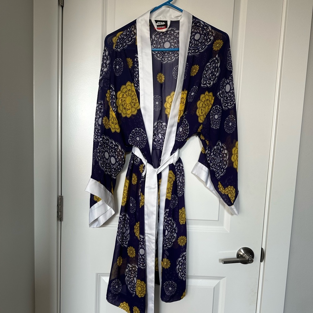 Star Wars Droid Floral Chiffon Cover-Up Robe - L/XL
